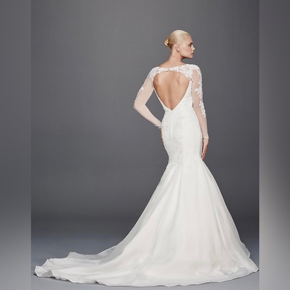 DAVID'S BRIDAL SLEEVE WEDDING DRESS - Picture 10 of 12